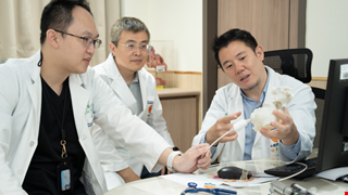 東亞首例!中醫大兒醫以最新心導管術 結合3D列印與覆膜支架 成功治療先天性心臟病